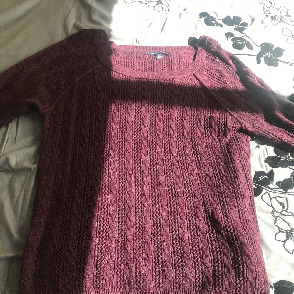 American Eagle Pull Over Swear Size L